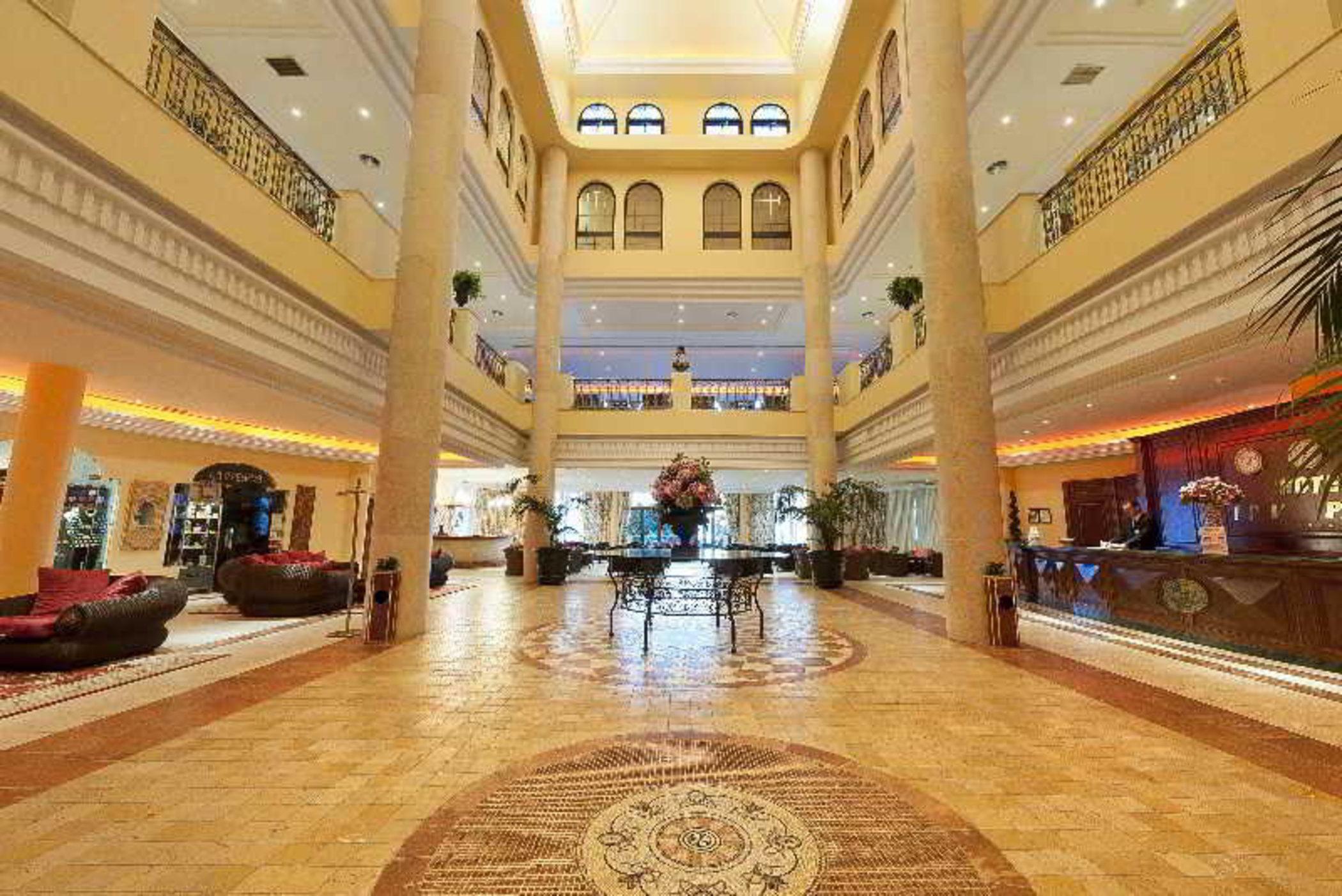 Hotel Ipv Palace & Spa - Adults Recommended Фуeнхирола Екстериор снимка