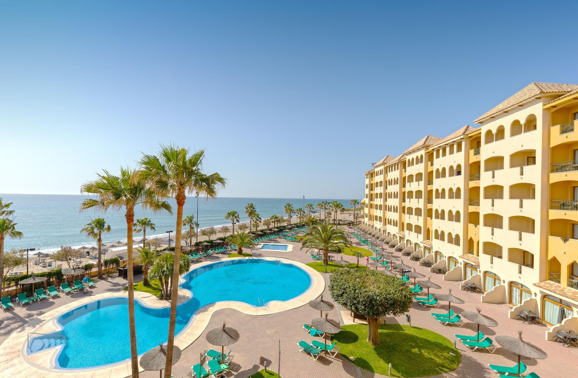 Hotel Ipv Palace & Spa - Adults Recommended Фуeнхирола Екстериор снимка
