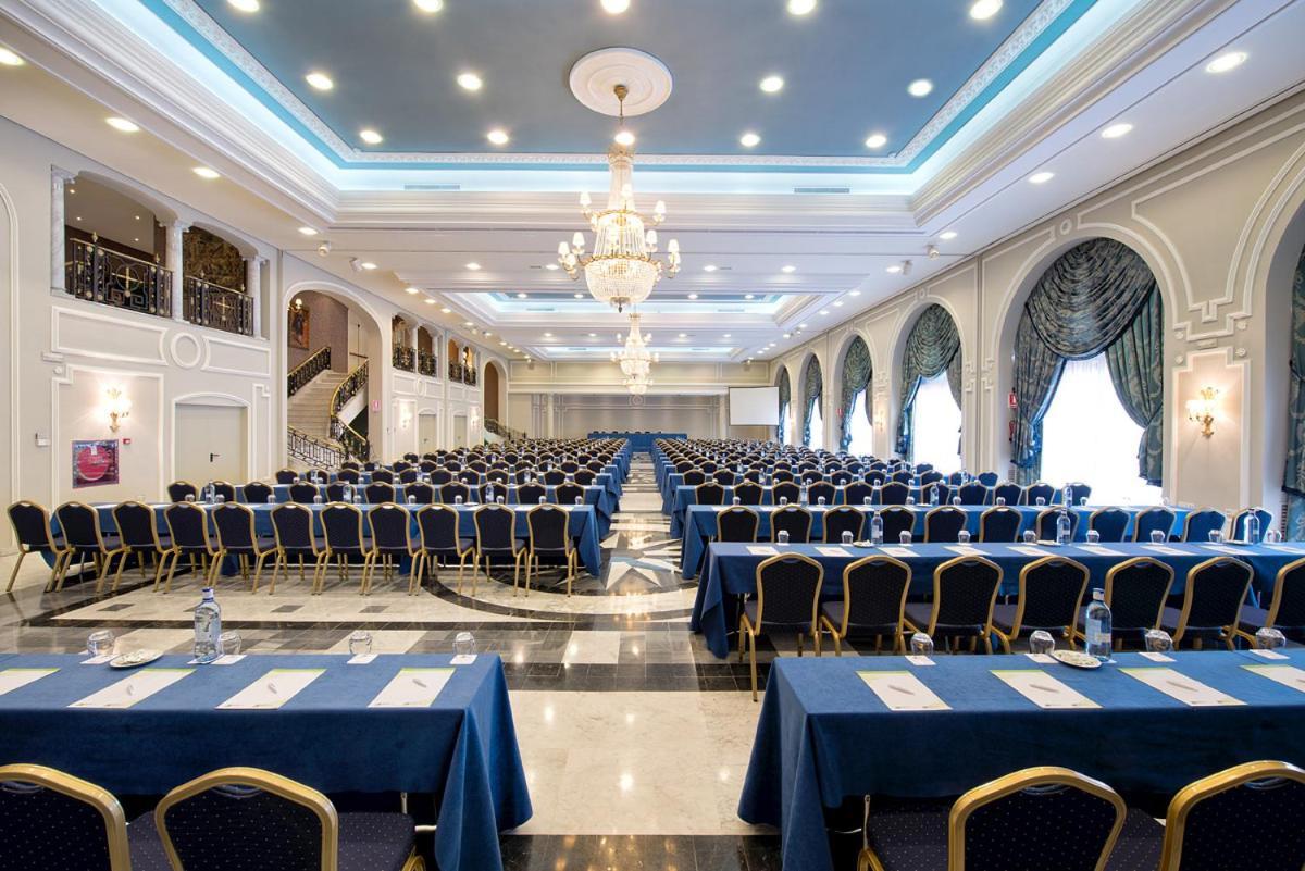 Hotel Ipv Palace & Spa - Adults Recommended Фуeнхирола Екстериор снимка